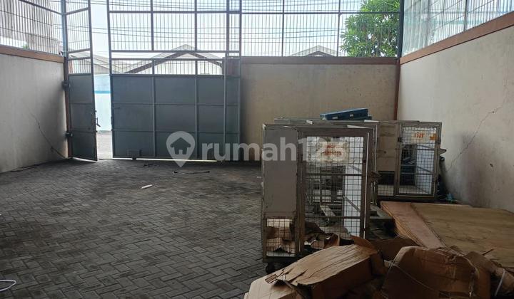 Mutiara Warehouse, Tambak Langon