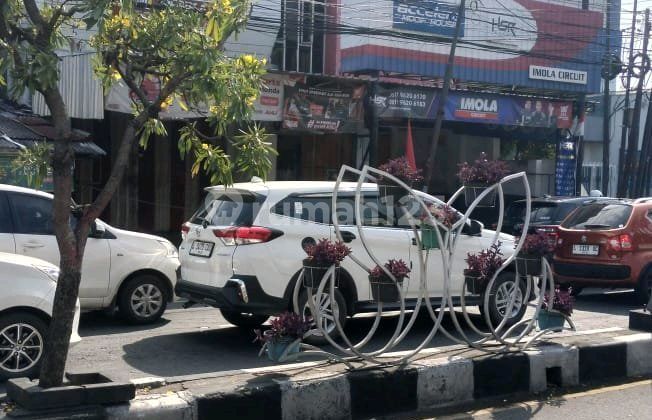 3-Story Shop House Jl Wahidin Gresik 1
