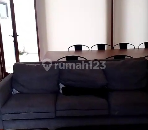 Ready-to-Occupy House in Cipedes Atas. Furnished 2