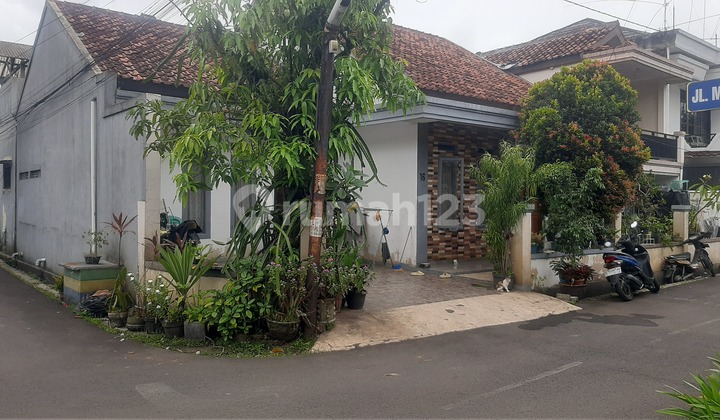 Ready-to-Occupy House in Margahayu Raya, Close to Metro 2