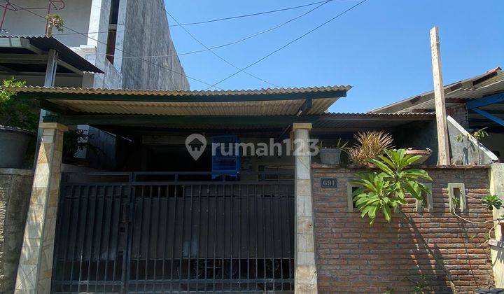 Rumah belakang kampus stikubank di Tlogo bayem , semarang SHM  1