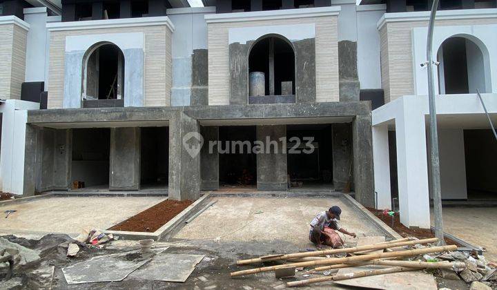 Rumah 2 Lantai Shm Baru Timur  Kedungmundu Tembalang Semarang 2