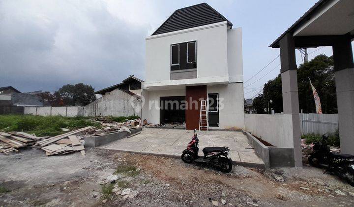 Rumah 2 Lantai Mewah Tepi Jalan Mulawarman Banyumanik Semarang 1