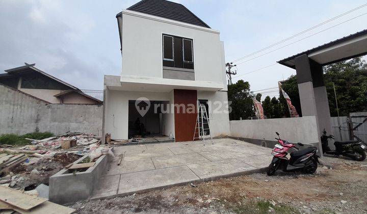 Rumah 2 Lantai Mewah Tepi Jalan Mulawarman Banyumanik Semarang 2