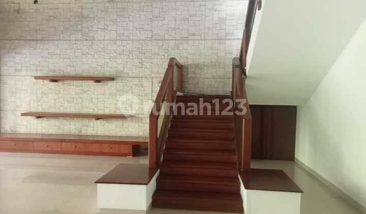 Rumah siap huni dekat JIS nyaman dan asri 2