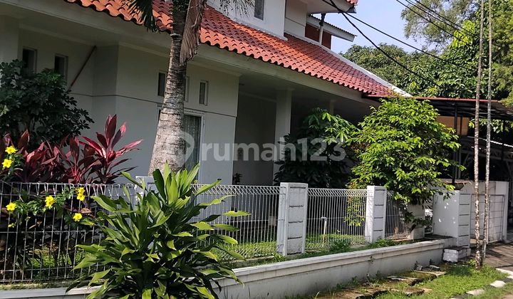 Rumah Hoek Bagus, Strategis,Bsd