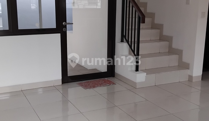 Rumah Kecil Lokasi Strategis, Bsd 2