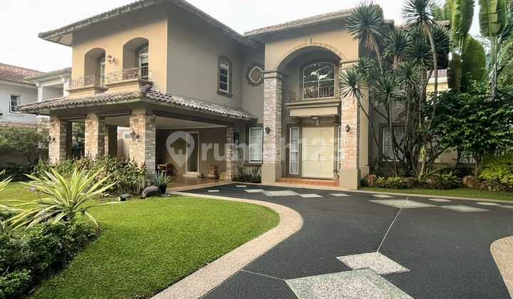 Hunian Luas Rapih di Boulevard, Karawaci (Ybdn)