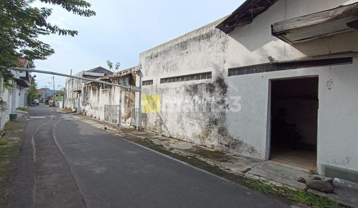 Tanah Tengah Kota Di Laweyan Shm 419.0 M²