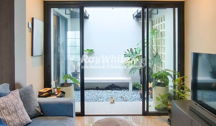 Beautiful House with 150 m² Land Area in Sector 9 Bintaro Jaya