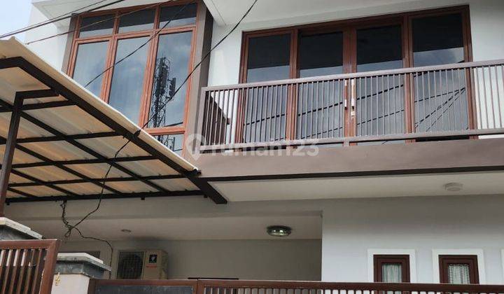 Rumah Dijual Di Sektor 9 Bintaro, 3 Lantai, Bagus Siap Huni 1