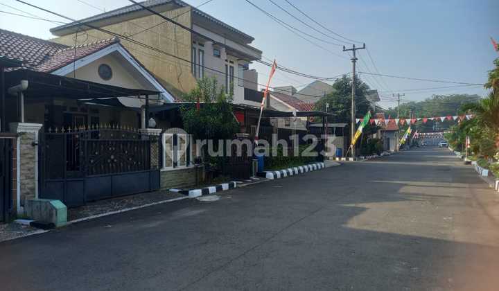 Nice House In Griya Sasmita Housing, Rose Street, Serua, Depok 2