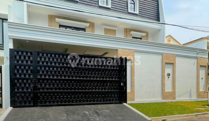 Rumah Pondok Indah Mewah 2,5 Lantai Plus Lift Dan Pool