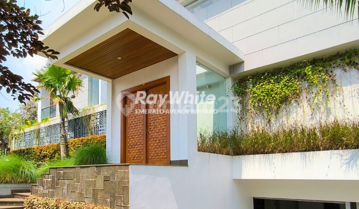 Rumah Mewah Pondok Indah Dengan Kolam Renang