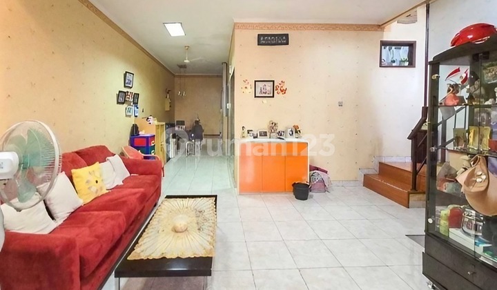 Dijual Rumah 2 Lantai di Puri Media, Kembangan, Jakarta Barat, Strategis 2