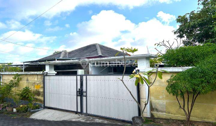 Rumah Hook Dengan Halaman Luas Di Ungasan Bali 1