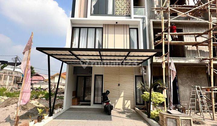 S707.hunian Premium 3lantai Konsep Townhouse Strategis di Pejaten 2