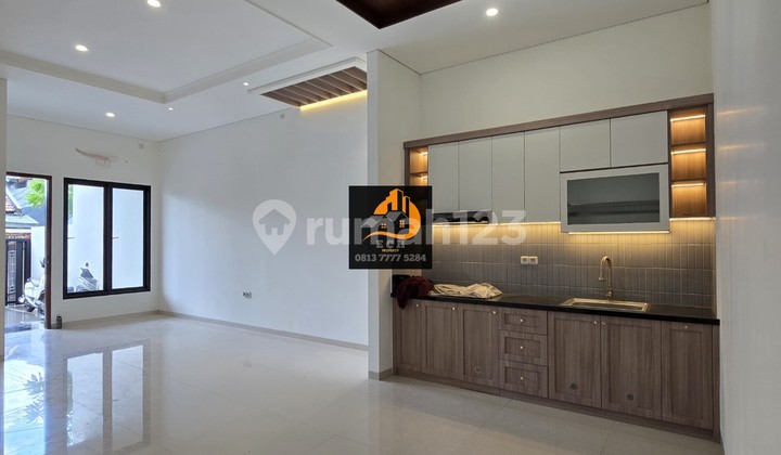 Th6. Strategic Minimalist House near Arion Mall Rawamangun East Jakarta 2