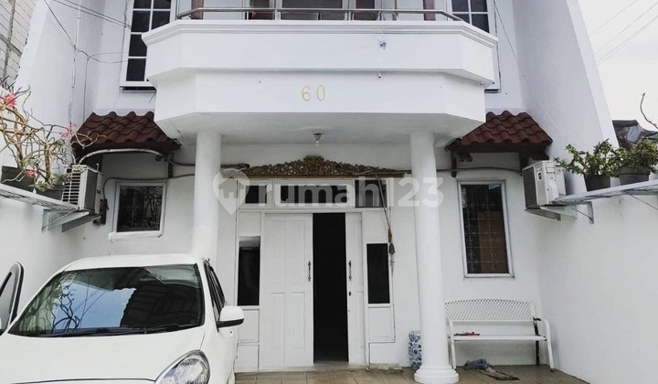 Very Strategic House 2.5 floors, Can be Boutique, Office, Boarding House Business 1
