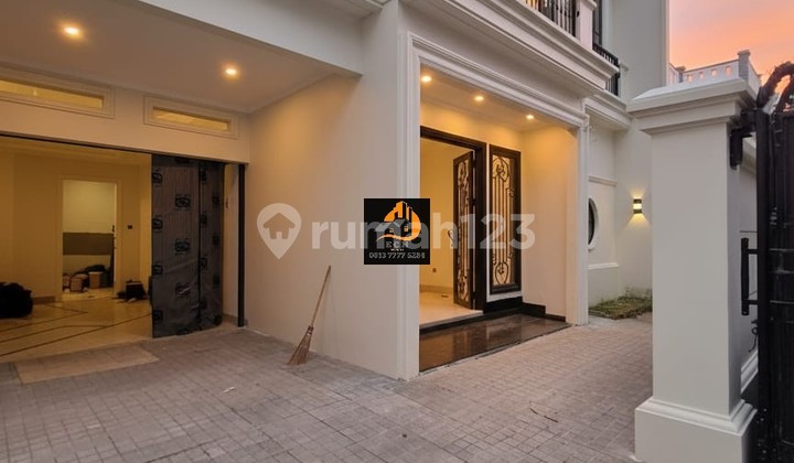 ******** Mewah 3 Lt American Classic &Rooftop di Cempaka Putih