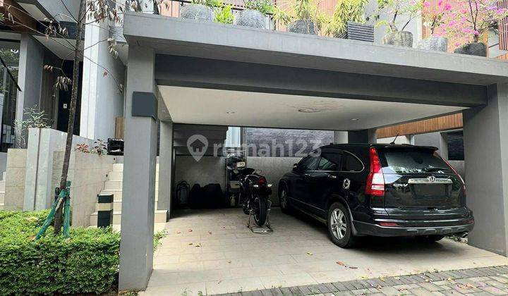 Rumah di Caelus Greenwich BSD CITY 3 lantai dengan furniture dekat dengan Q Big 1