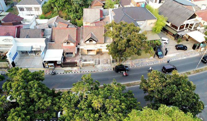 Rumah Hadap Jalan Boulevard, Ramai Bisa Buat Usaha Di Kencana Loka Bsd 2