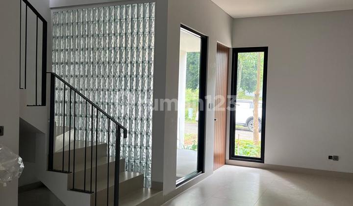 Rumah Batu 3 Lantai Di The Green Bsd City 2