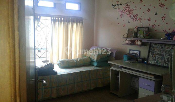 Rumah 2 Lantai Siap Huni Akses Mudah di Mampang Indah 2, Depok 2