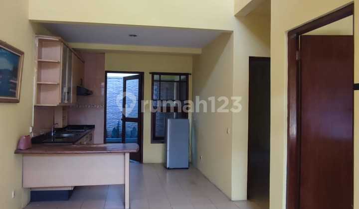 Ready-to-Occupy House, Green and Comfortable in Taman Parahyangan Lippo Karawaci 2