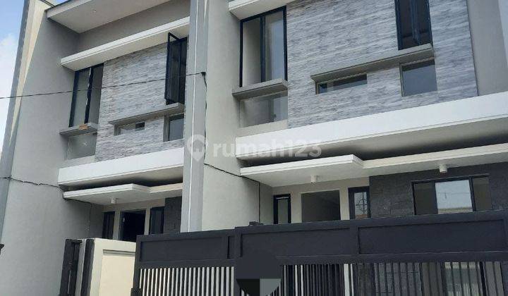 2 Unit Rumah Modern 2 Lantai Klampis Semolo Baru Gress Dekat Merr. Hadap Selatan. Row Jalan 2 Mobil. Dekat Merr 2