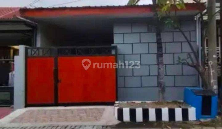 Rumah Griya Pesona Medokan Rungkut Kondisi Bagus Terawat Siap Huni. Lingkungan Tenang Dan Nyaman. One Gate System. Hadap Selatan. Row Jalan 2 Mobil Aman. Dekat Upn, Merr, Pintu Tol, Bandara Juanda 1