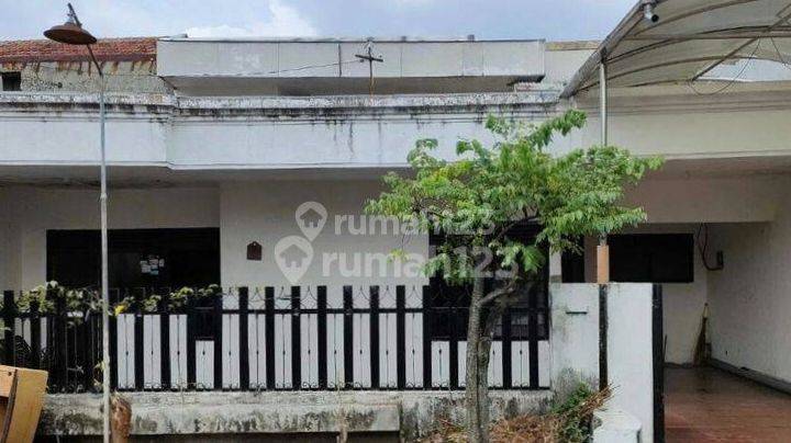 Rumah Termurah Rungkut Menanggal Hitung Tanah. Cocok Untuk Kos, Hunian. Row 2,5 Mobil. Hadap Selatan. Dekat Merr, Oerr, Upn, Tol Tambak Sumur.  1