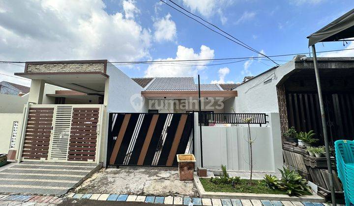 Rumah Bagus Murah Modern Siap Huni di Kahuripan Nirwana dekat dengan Pintu Tol banyak bonus nya. Lokasi Strategis . Row 2 mobil. Hadap Utara 1