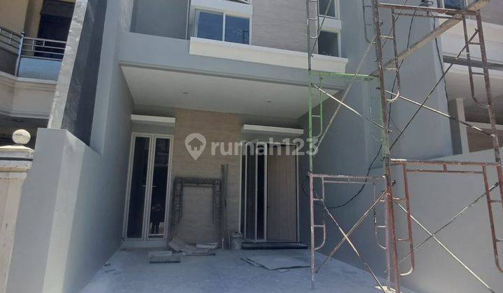 Rumah Baru Pandugo Modern Minimalis. Tidak Blusuk Blusuk. Lokasi Strategis. Hadap Timur. Row 3 Mobil. Dekat Merr, Oerr, Upn, Tol, Bandara Juanda, Rs. Surabaya Timur 1