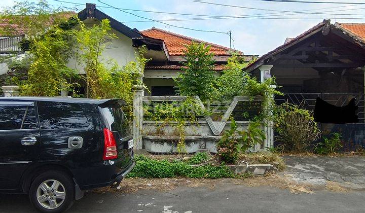 RUMAH HITUNG TANAH RUNGKUT ASRI LOKASI STRATEGIS. Lingkungan tenang. Hadap Utara. Row 3 mobil. Dekat MERR, Transmart, Pasar, Superindo, Bandara Juanda 1