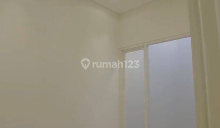 RUMAH BARU MODERN MINIMALIS RUNGKUT MENANGGAL SIAP HUNI FURNISHED. Row 2 mobil. Hadap Utara. Dekat Superindo, MERR, OERR, UPN, Tol, Bandara Juanda, Purimas 2