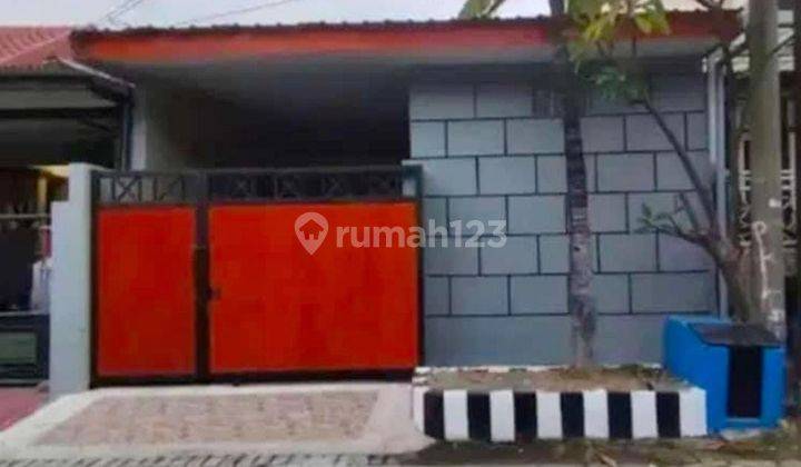 Rumah Griya Pesona Medokan Rungkut Kondisi Bagus Terawat Siap Huni. Lingkungan Tenang Dan Nyaman. One Gate System. Hadap Selatan. Row Jalan 2 Mobil Aman. Dekat Upn, Merr, Pintu Tol, Bandara Juanda 1