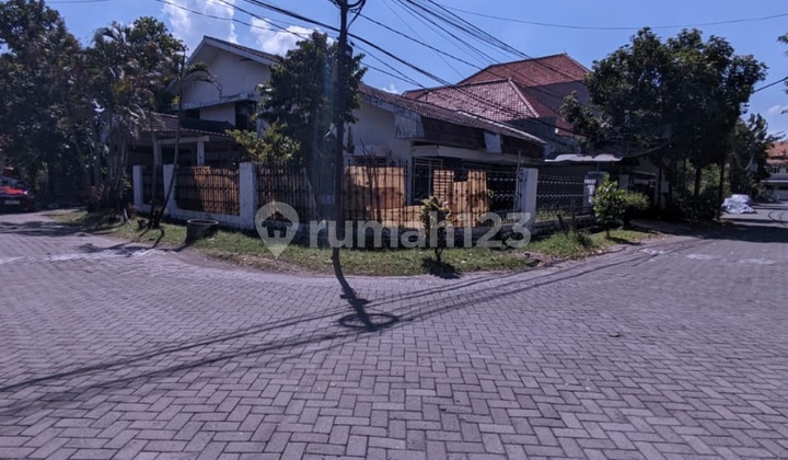 ‼️COCOK UNTUK KANTOR, TEMPAT USAHA‼️ RUMAH POJOK KETINTANG GAYUNGAN GAYUNGSARI. ROW JALAN 2,5 MOBIL 2