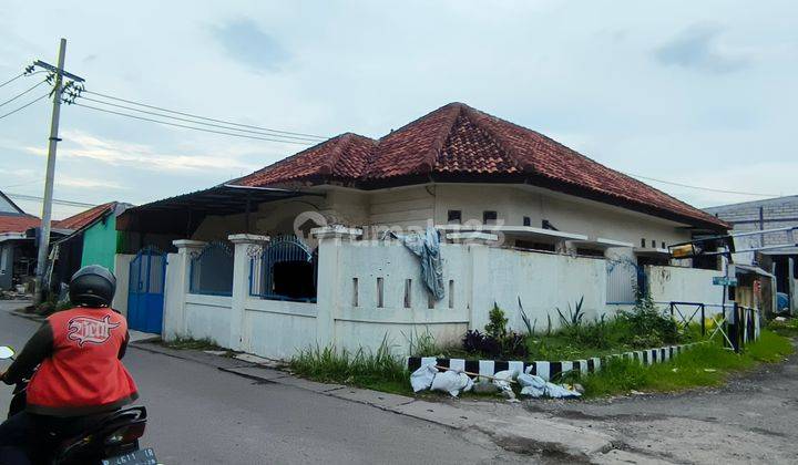 STRATEGIS RUMAH HOOK NOL JALAN RAYA KEPUTIH SELANGKAH KE ITS. Cocok Untuk RUMAH KOS dan TEMPAT USAHA. Dekat Kampus ITS, MERR, Tol, Bandara 1