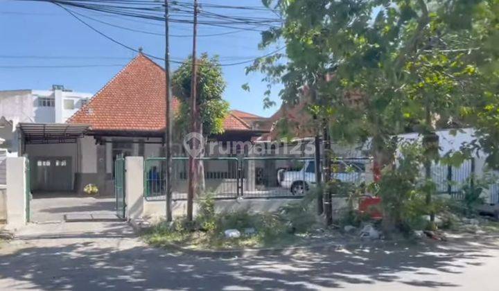 STRATEGIS! RUMAH LAMA PUSAT KOTA JALAN PROGO DARMO DEKAT TAMAN BUNGKUL. SANGAT COCOK UNTUK SEGALA JENIS USAHA.  1