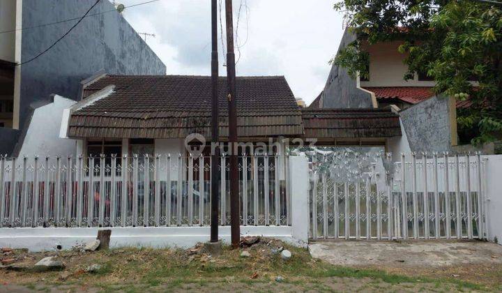 Rumah Hitung Tanah Sidosermo Indah. Row 2,5 Mobil. Hadap Selatan.cocok Untuk Hunian. Dekat Dengan Mall Restoran, Hotel, Masjid 1