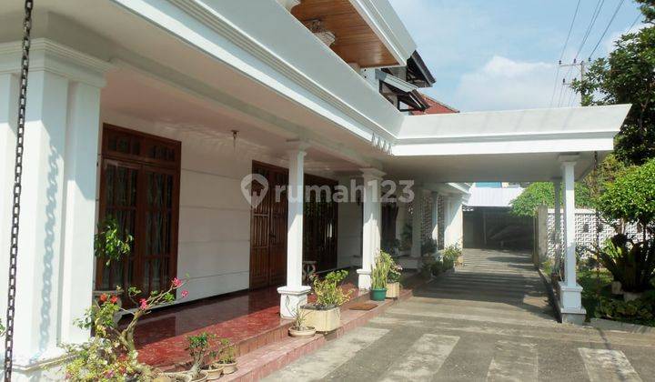 Rumah Hook Pinggir Jalan Besar Daerah Rampal, Malang Lokasi Strategis. Cocok Untuk Office, Komersial, Resto, Dsb. Row 3 4 Mobil. Dekat Akun Alun Malang Stasiun Kota, Univ. Brawijaya 2