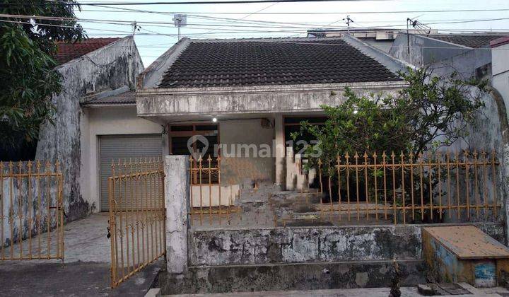 Rumah Hitung Tanah di Perum. Kutisari Indah. Cocok Untuk Developer Rumah Atau Rumah Tinggal. Lingkungan Tenang, Nyaman. Dekat Kampus Petra, A. Yani, Mitra 10, Mall Trans World, Tol, Bandara 1