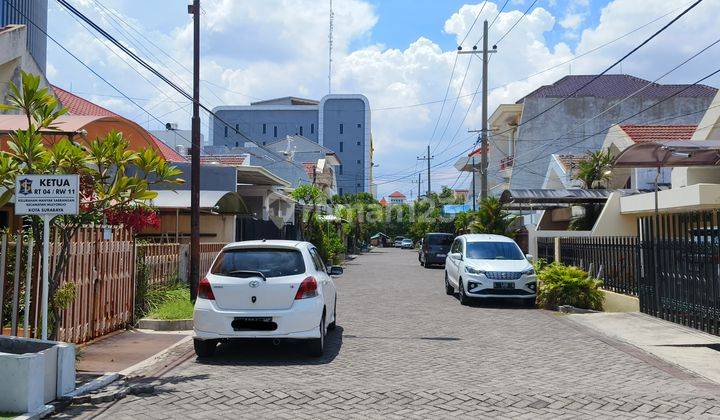 Lebar 10, Rumah Manyar Baru Gress Mewah 2 Lantai. Row 3 Mobil. Hadap Selatan.dekat Kampus Unair, Its, Uwk, Merr, Pakuwon City, Galaxy Mall 2