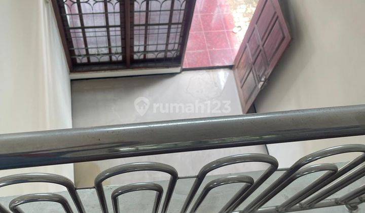 Turun Harga 995JT Rumah Hook 2 Lantai Perum. Pondok Wage Indah, Taman. Kondisi Terawat Bagus Siap Huni. Hadap Timur Barat.  2