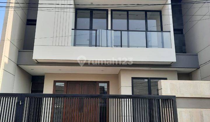 Rumah Manyar Baru Mewah Modern Minimalis Siap Huni Hadap Selatan. Row Jalan Depan 2,5 Mobil 1