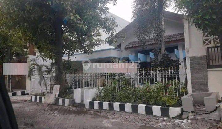 Rumah Kutisari Indah Utara Lingkungan Nyaman. Ada Masjid di Dalam Perumahan. Dekat Kampus Petra. Hadap Utara. Row Jalan 3 Mobil 1