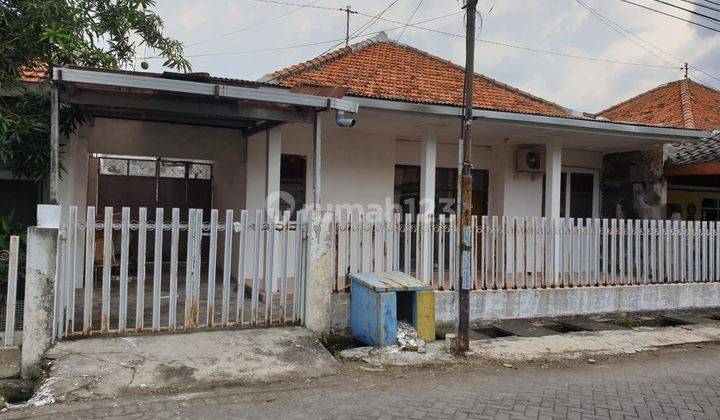 Rumah Hitung Tanah Lokasi Strategis di Perum Bhaskara Mulyosari. Cocok Untuk Rumah Kos, Rumah Tinggal. Dekat Kampus Its, Unair, Kwk, Uwm, Muhammadiyah, Merr. Row 2 Mobil. Hadap Utara 1