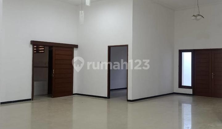 RUMAH MANYAR SIAP PAKAI. BISA UNTUK KELUARGA dan KANTOR 2