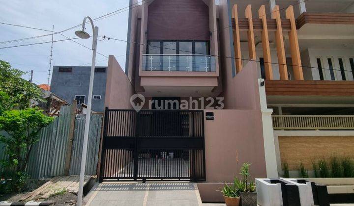 Turun Harga Butuh Cepat. Rumah Mulyosari Baru Gress Modern Minimalis. Dekat Gate Masuk. Row Jalan 2,5 Mobil. Hadap Selatan. Dekat Merr, Its, Unair, Kwk, Galaxy  1